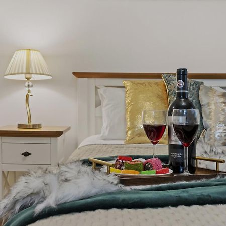 Sweet Luxury Three Rooms Apartment City Center Universitate بوخارست المظهر الخارجي الصورة