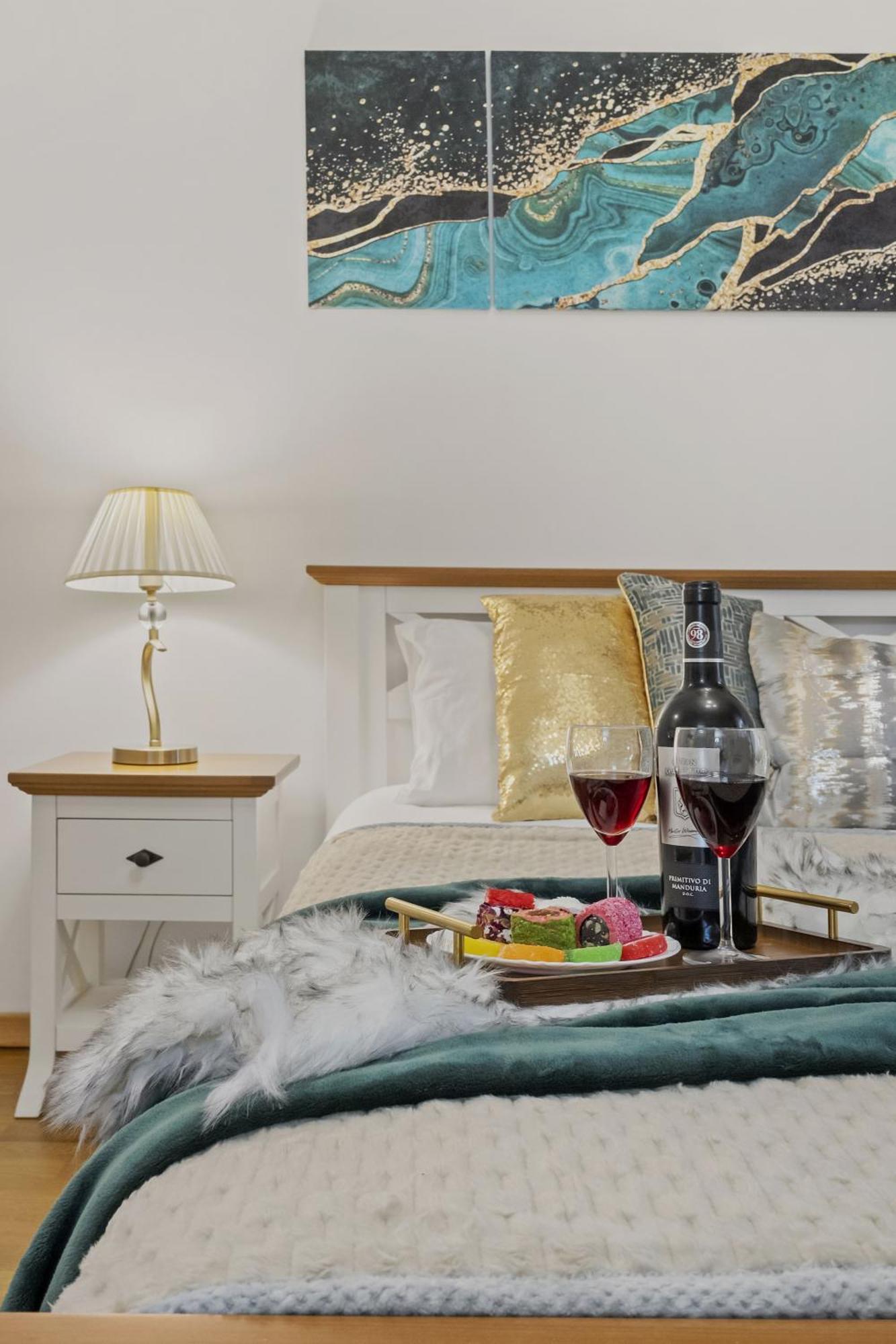 Sweet Luxury Three Rooms Apartment City Center Universitate بوخارست المظهر الخارجي الصورة