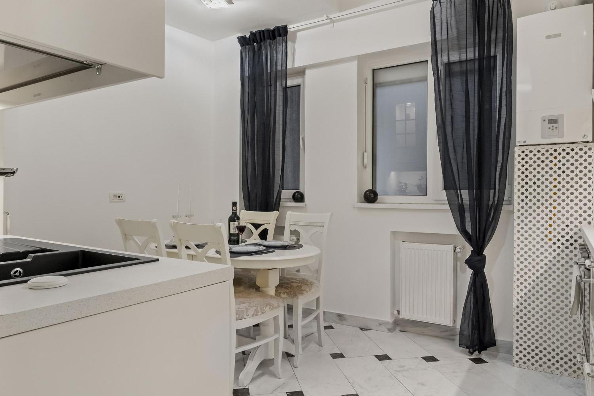 Sweet Luxury Three Rooms Apartment City Center Universitate بوخارست المظهر الخارجي الصورة